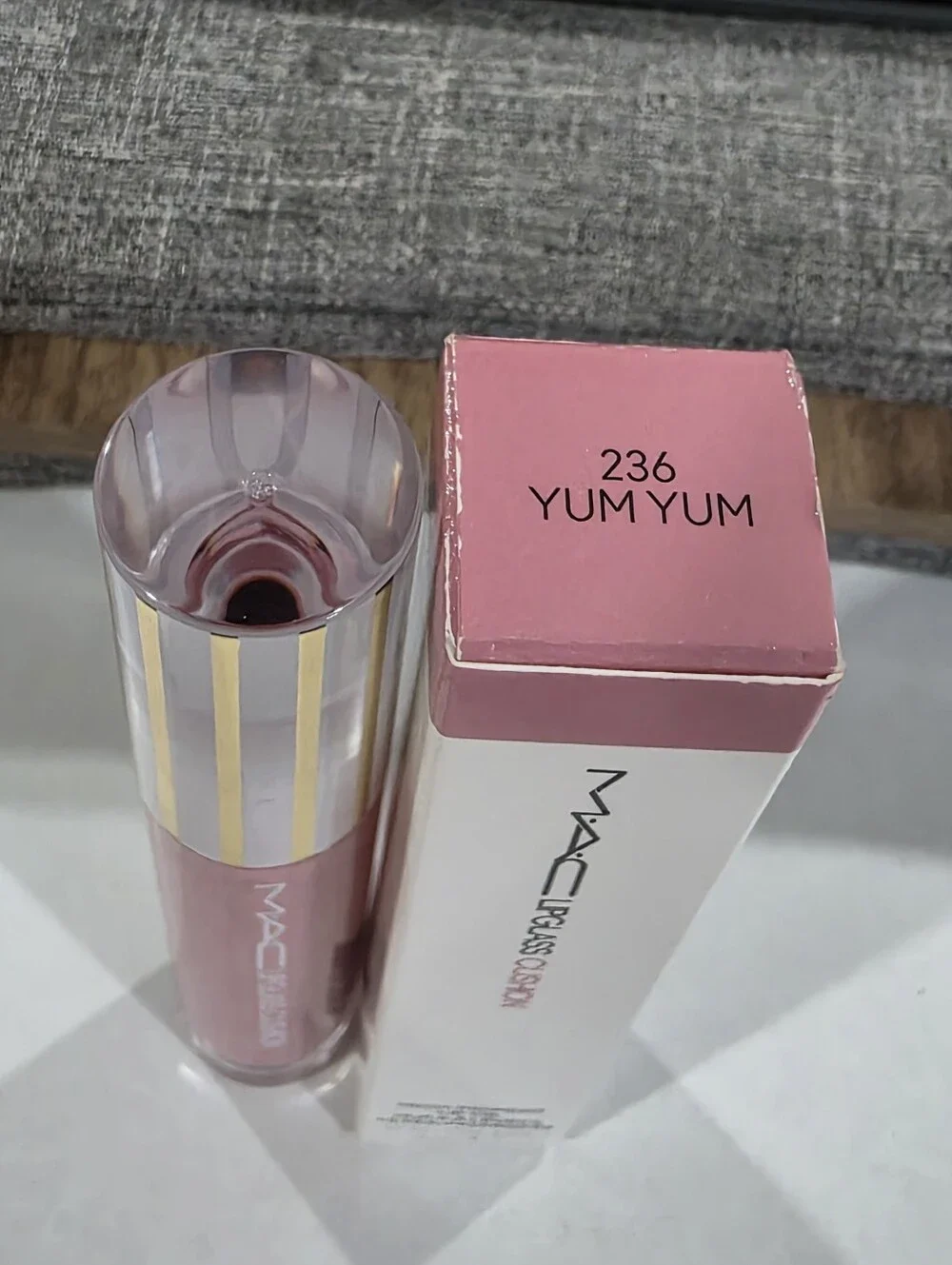 MAC Lipglass Cushion High-Pigment Lip Oil 236 YUM YUM. BNIB